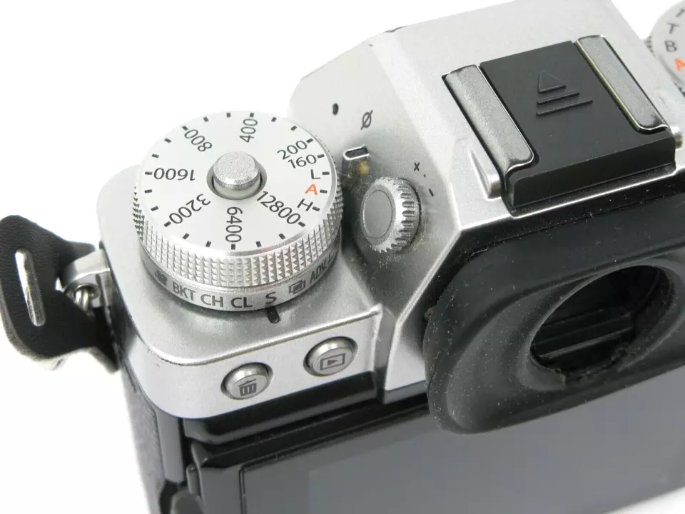 Fujifilm X-T3 26.1MP Mirrorless Digital Camera Body Only - Boxed - Image 7